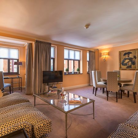 The Capital Hotel, Apartments & Townhouse Лондон Екстер'єр фото A suite at the hotel