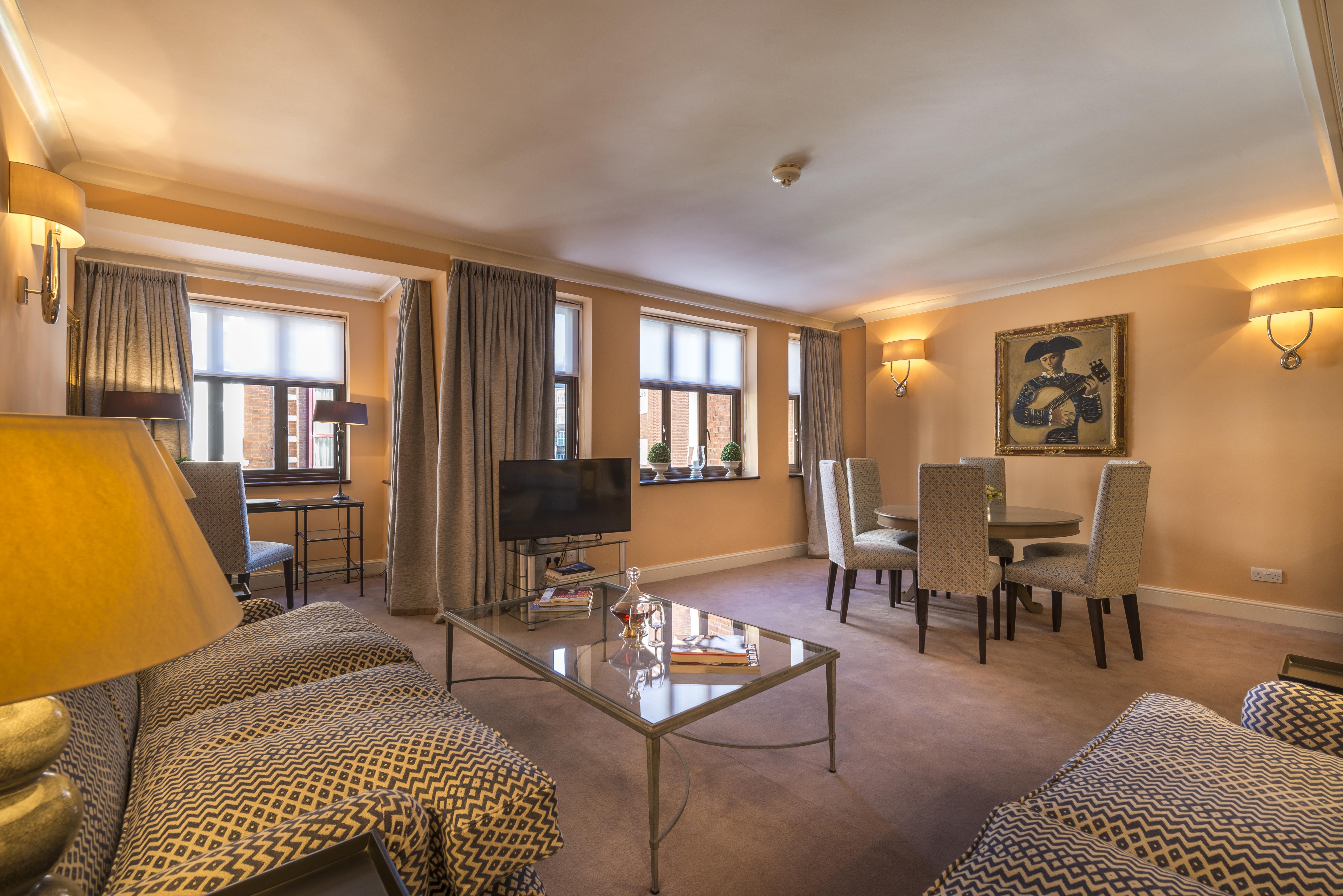 The Capital Hotel, Apartments & Townhouse Лондон Екстер'єр фото A suite at the hotel