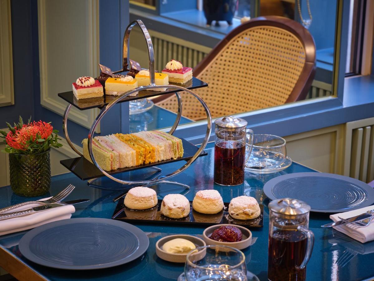 The Capital Hotel, Apartments & Townhouse Лондон Екстер'єр фото Afternoon tea at the InterContinental Hotel, London, Park Lane