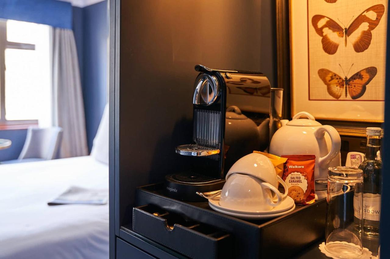 The Capital Hotel, Apartments & Townhouse Лондон Екстер'єр фото A Nespresso coffee machine in a hotel room